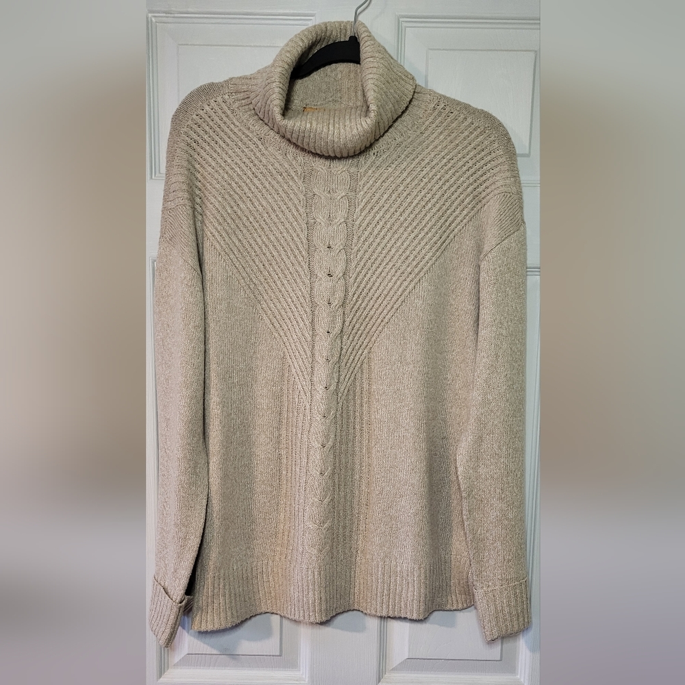 Long Sleeve Sweater • Large